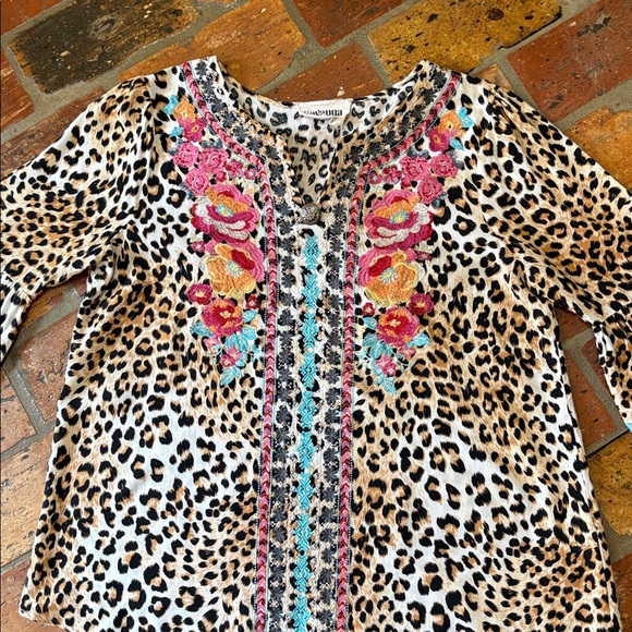 Savanna Jane Floral Embroidered Leopard Print Top - Multi colored size M - Picture 11 of 13